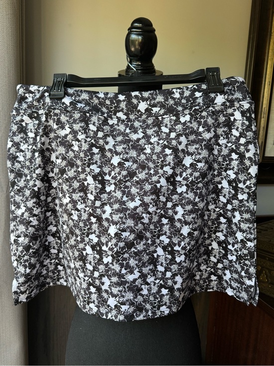 Tranquility by Colorado Clothing Pants - Tranquility by Colorado Clothing Black and White Floral Skort large Euc